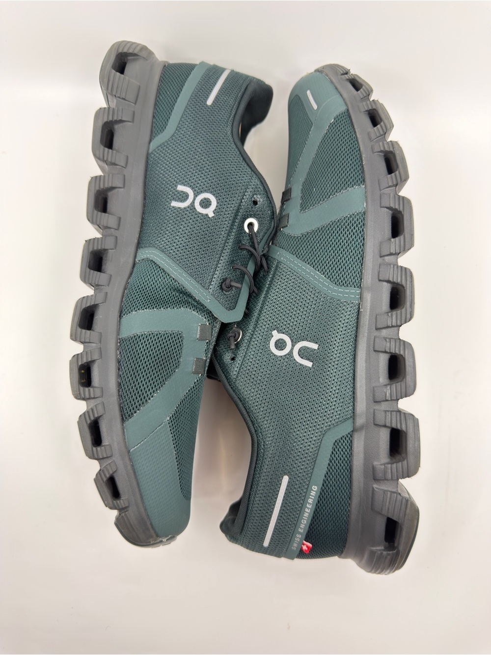 On Cloud 6 sneakers in the olive and evergreen colorway, on running SZ 11 Men’s - Picture 8 of 9